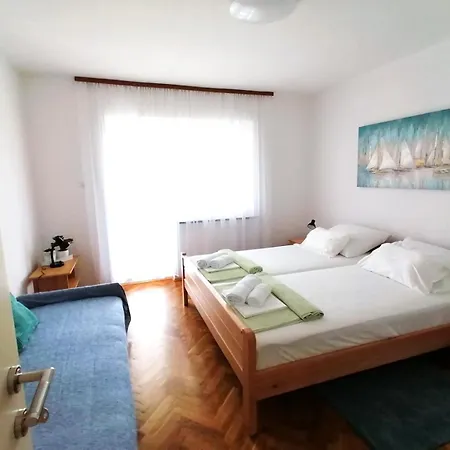 Apartman Gloria Krk Town Exterior photo