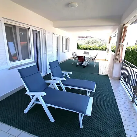 Apartman Gloria Krk Town Exterior photo