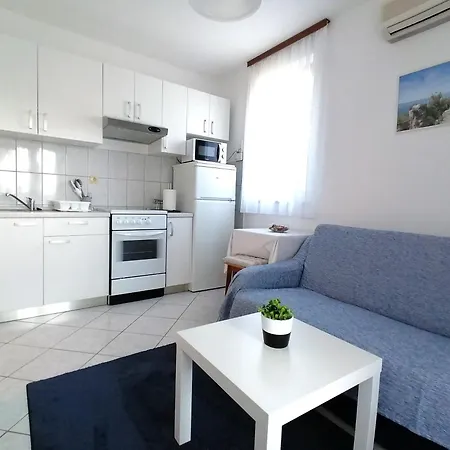 Apartman Gloria Krk Town Exterior photo