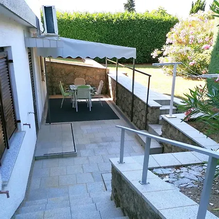 Apartman Gloria Krk Town Exterior photo