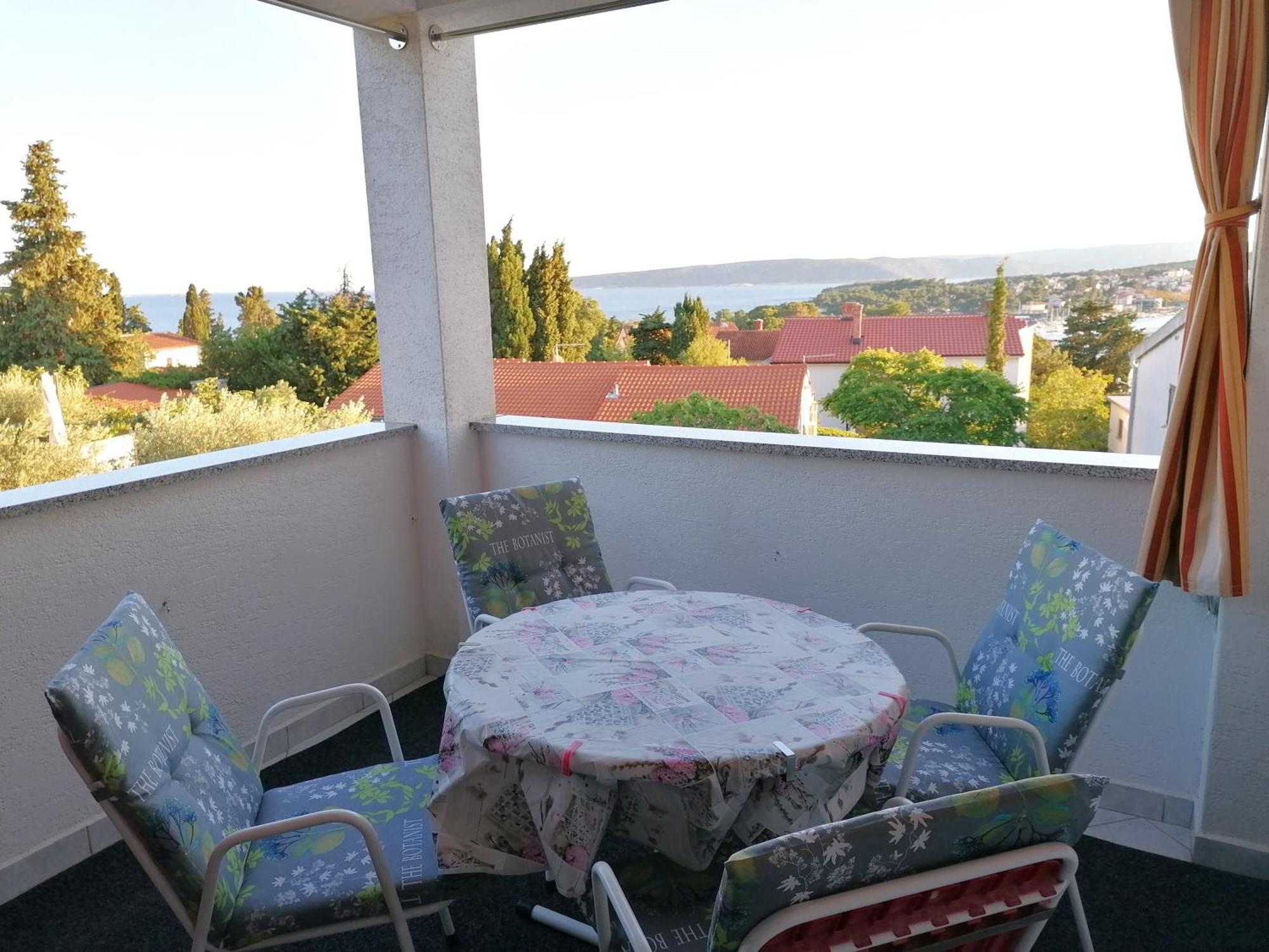 Gloria Apartment *